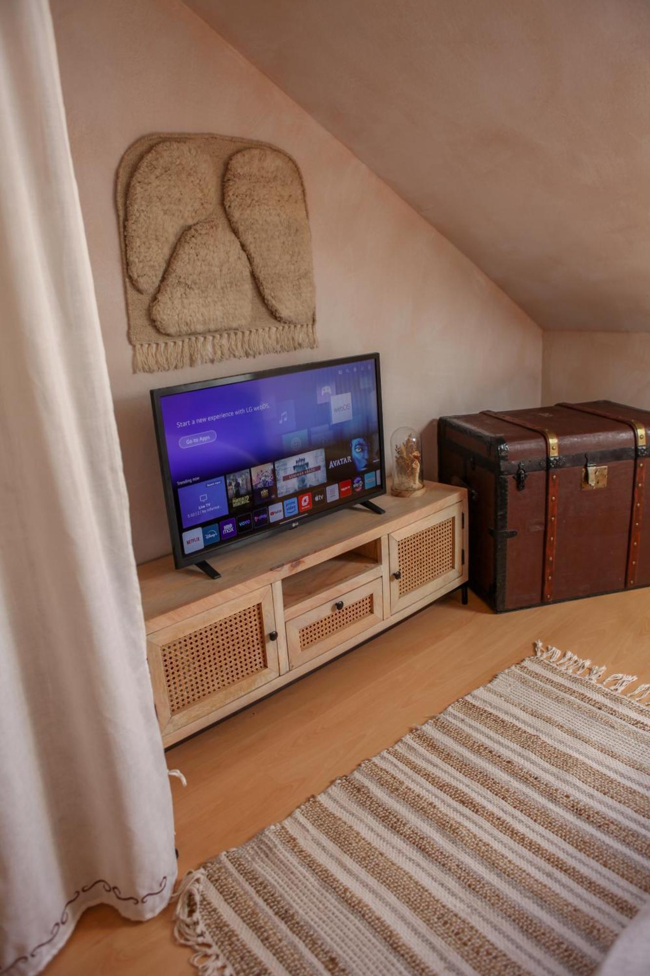 Cozy Apartment In The Heart Of The Historic City Bratislava Buitenkant foto
